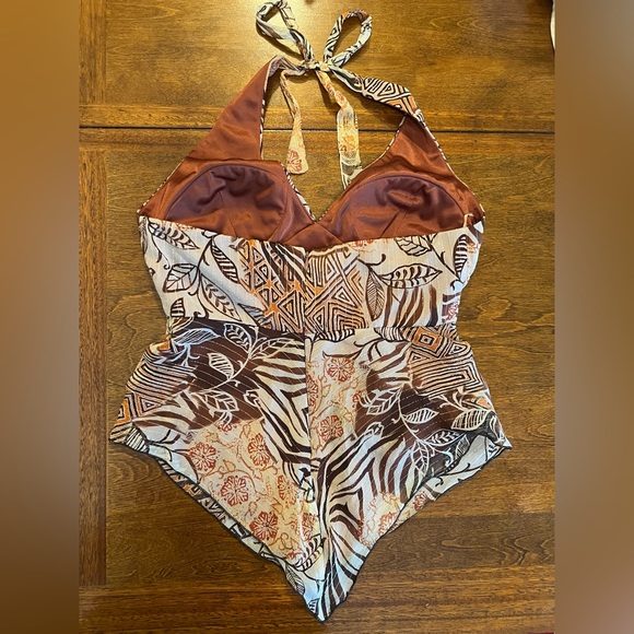 Cache Vintage Y2K Patterned Boho Handkerchief Halter Top w/ Built In Bra Size 6 - Picture 6 of 9